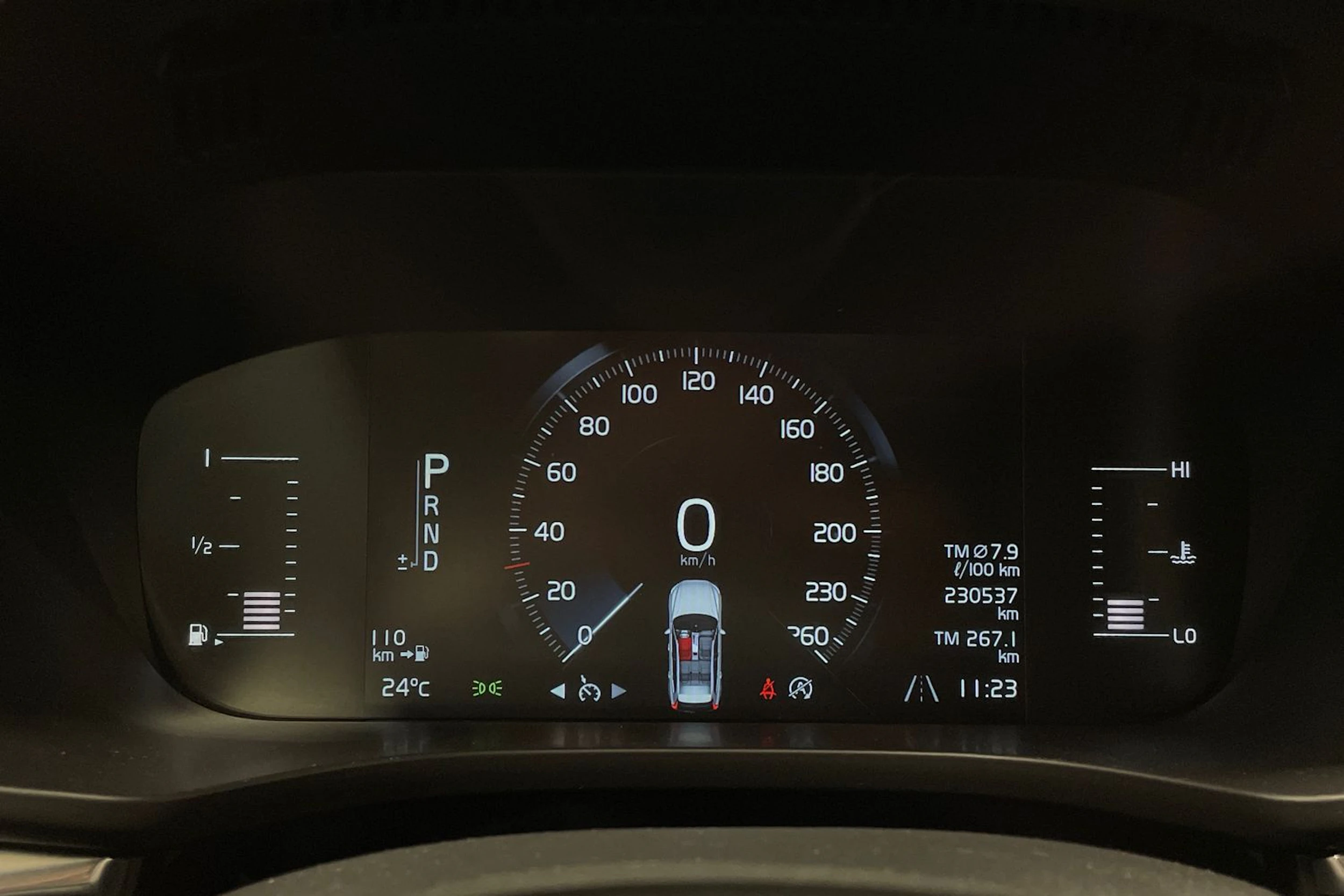 musta Volvo XC60 2017 kuva 13.