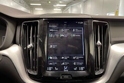 musta Volvo XC60 2017 kuva 15.
