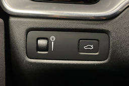 musta Volvo XC60 2017 kuva 18.