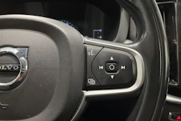 musta Volvo XC60 2017 kuva 20.