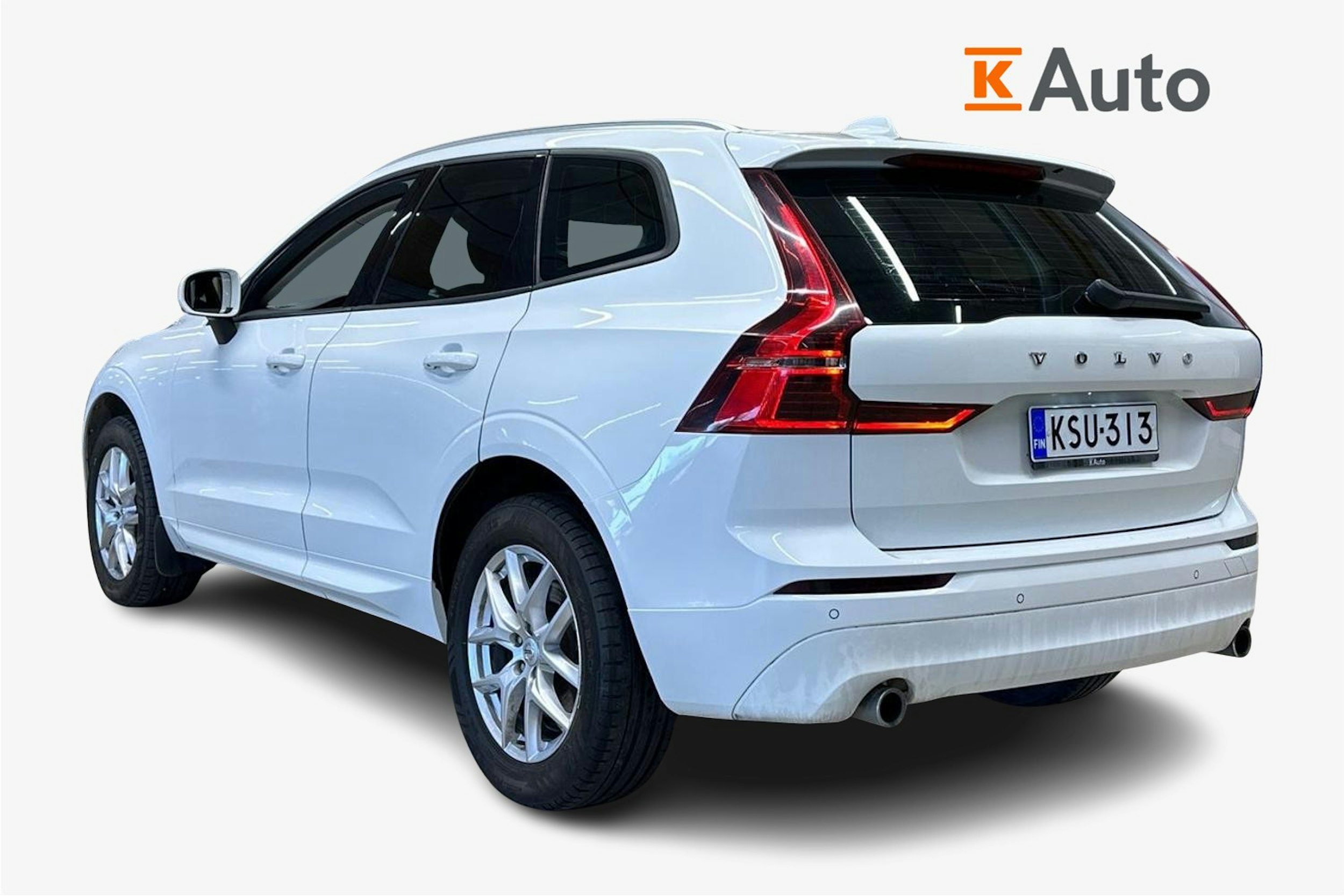 valkoinen Volvo XC60 2017 kuva 2.