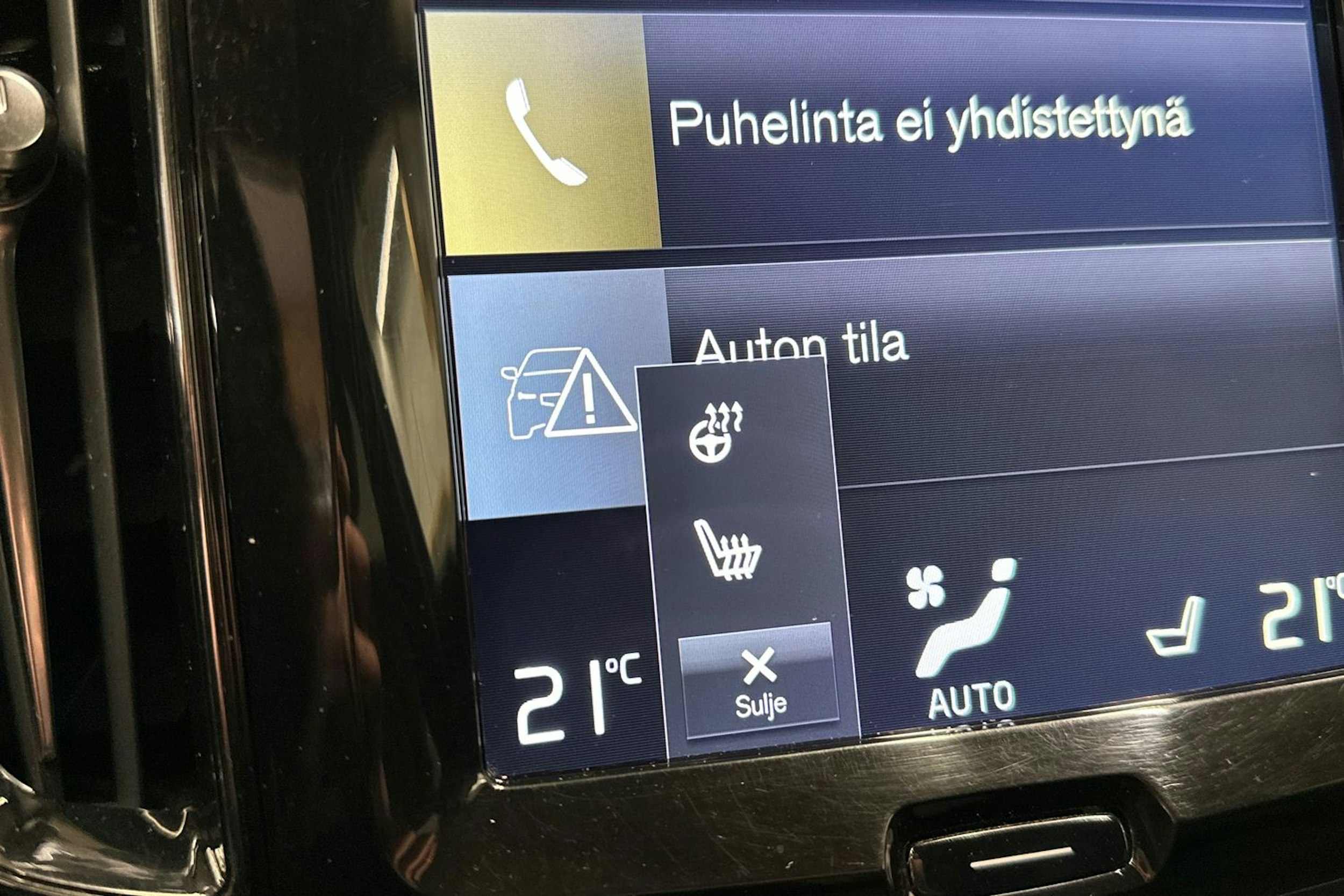 valkoinen Volvo XC60 2017 kuva 16.