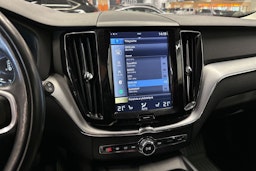 valkoinen Volvo XC60 2017 kuva 17.