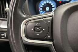 valkoinen Volvo XC60 2017 kuva 19.