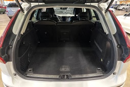 valkoinen Volvo XC60 2017 kuva 22.