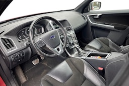 punainen Volvo XC60 2017 kuva 3.