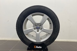punainen Volvo XC60 2017 kuva 13.