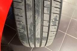 punainen Volvo XC60 2017 kuva 15.