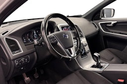 Valkoinen Volvo XC60 2017 kuva 7.