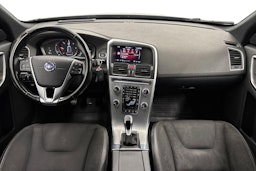 Valkoinen Volvo XC60 2017 kuva 9.