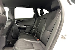Valkoinen Volvo XC60 2017 kuva 10.