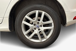 Valkoinen Volvo XC60 2017 kuva 11.