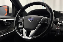 Valkoinen Volvo XC60 2017 kuva 15.