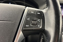 Valkoinen Volvo XC60 2017 kuva 17.