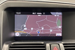 Valkoinen Volvo XC60 2017 kuva 21.