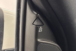 Valkoinen Volvo XC60 2017 kuva 25.