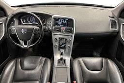 sininen Volvo XC60 2017 kuva 9.