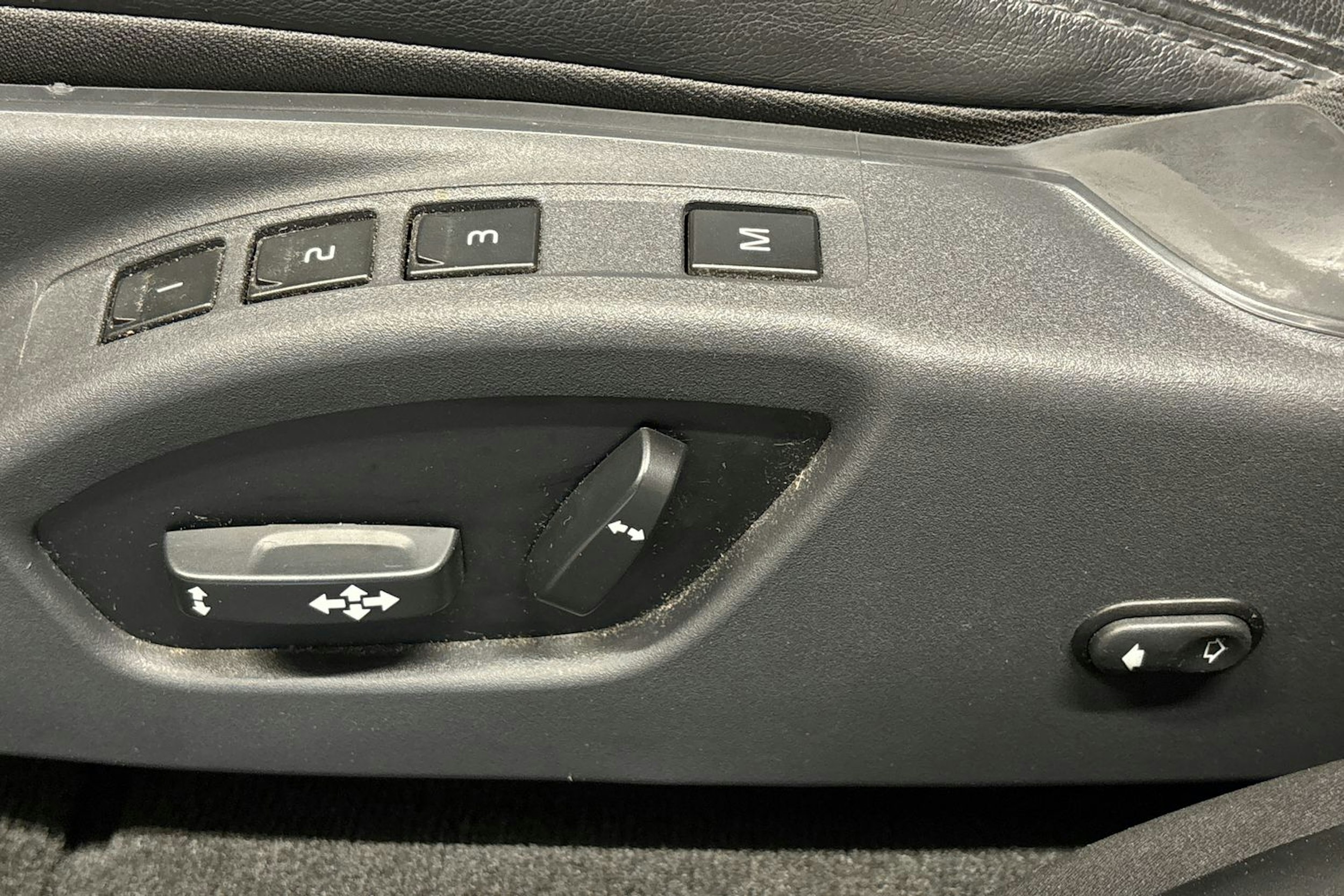 sininen Volvo XC60 2017 kuva 15.