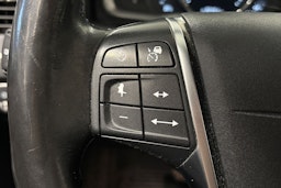 sininen Volvo XC60 2017 kuva 17.