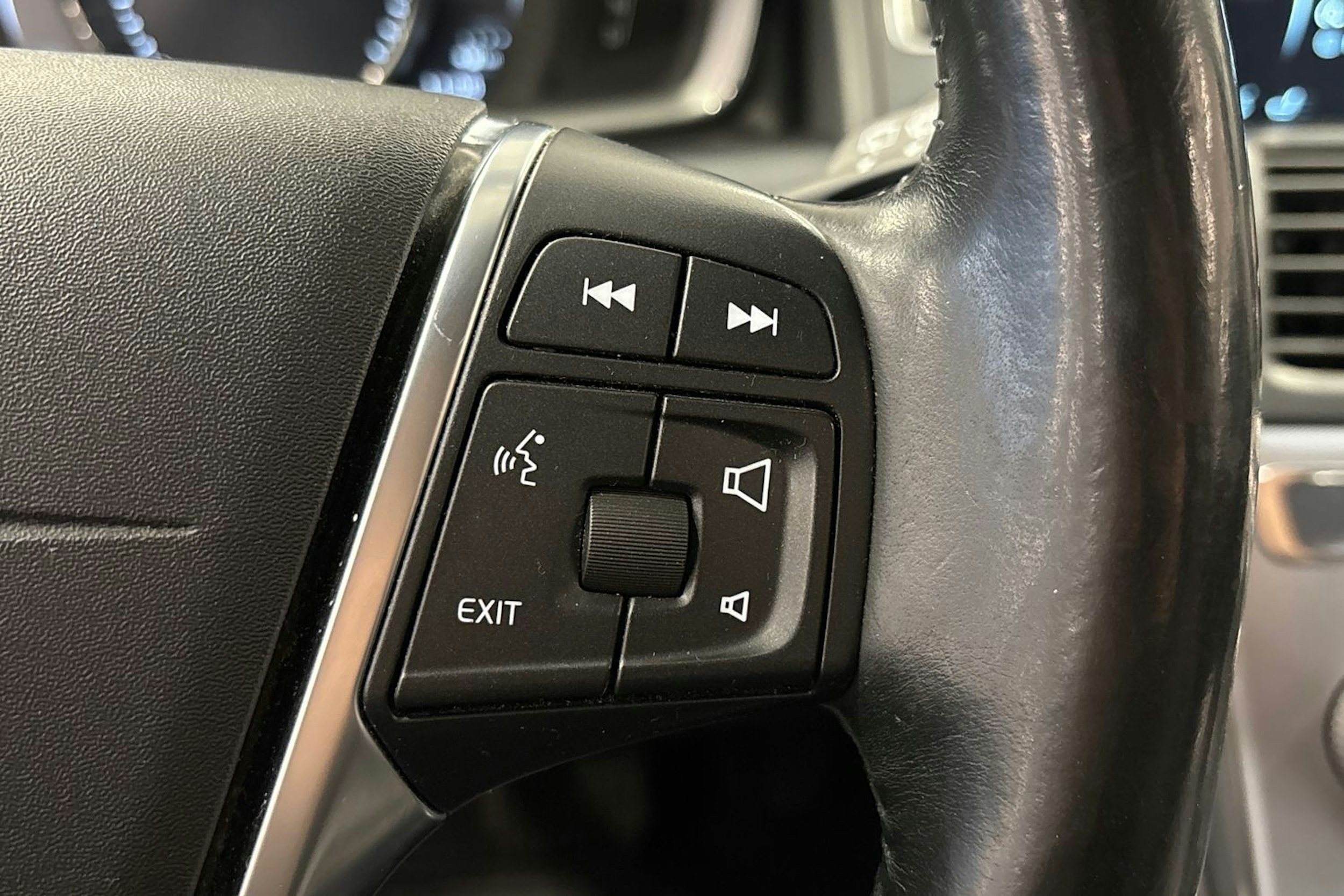 sininen Volvo XC60 2017 kuva 18.