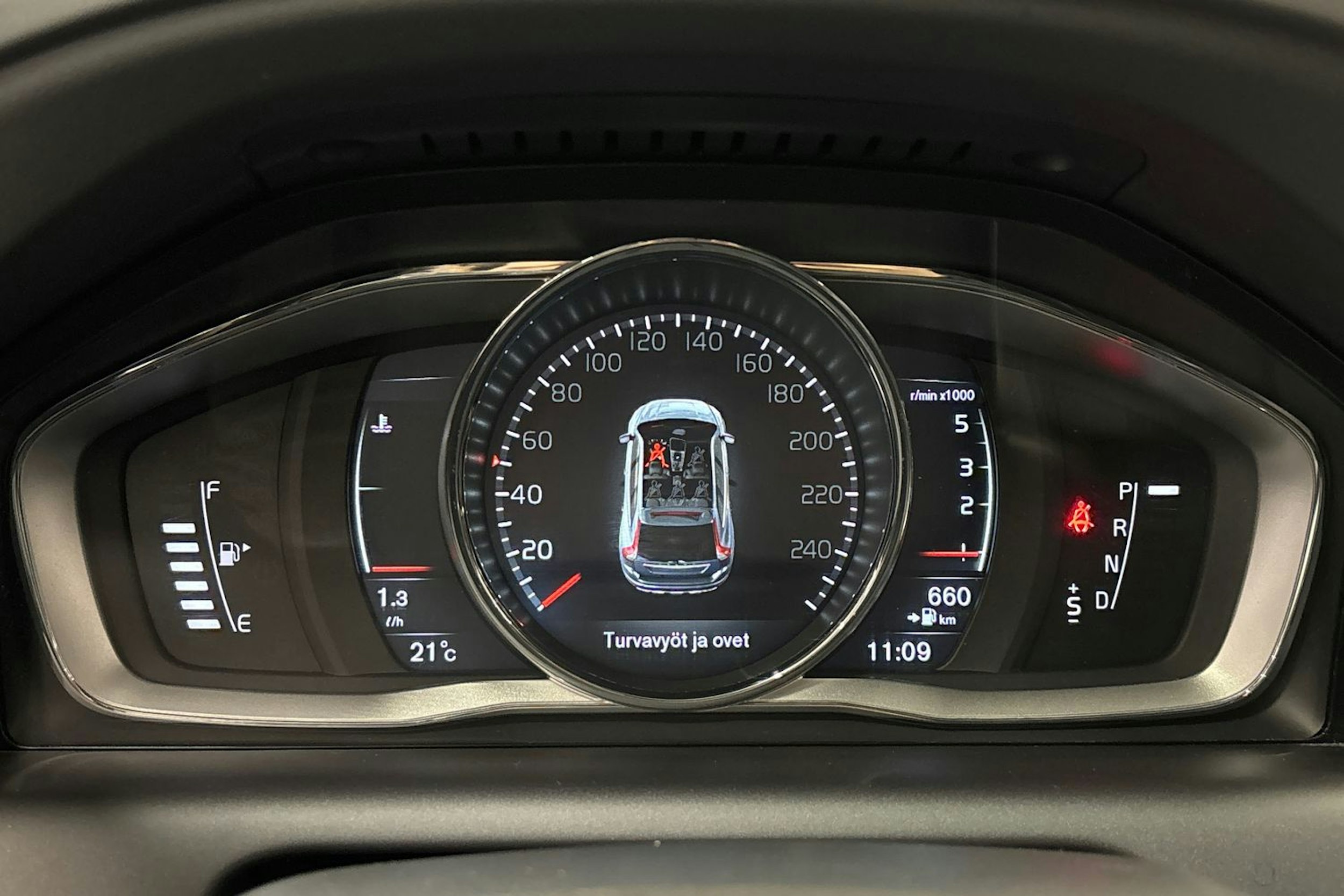 sininen Volvo XC60 2017 kuva 19.