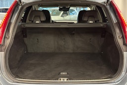 sininen Volvo XC60 2017 kuva 24.