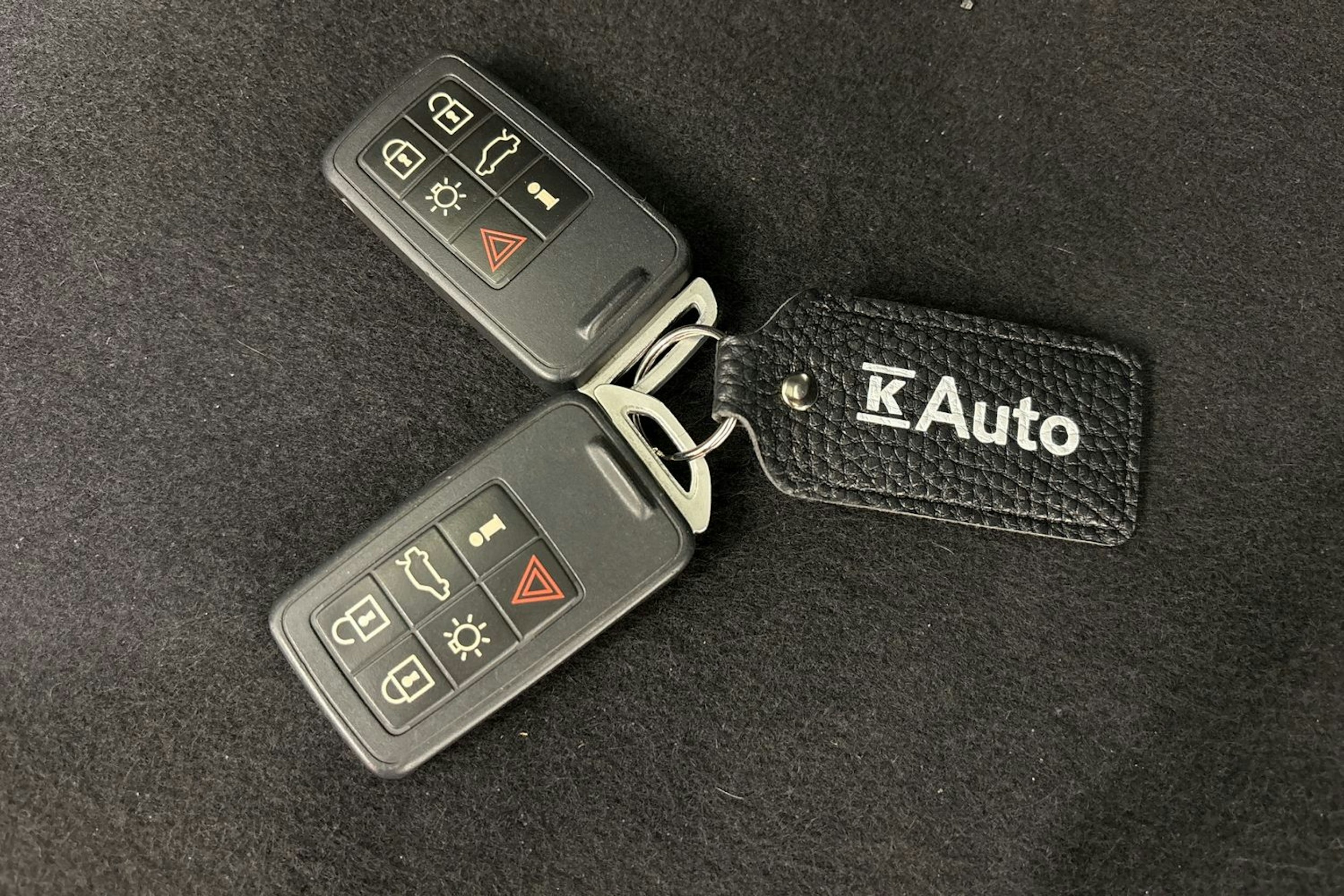 sininen Volvo XC60 2017 kuva 25.