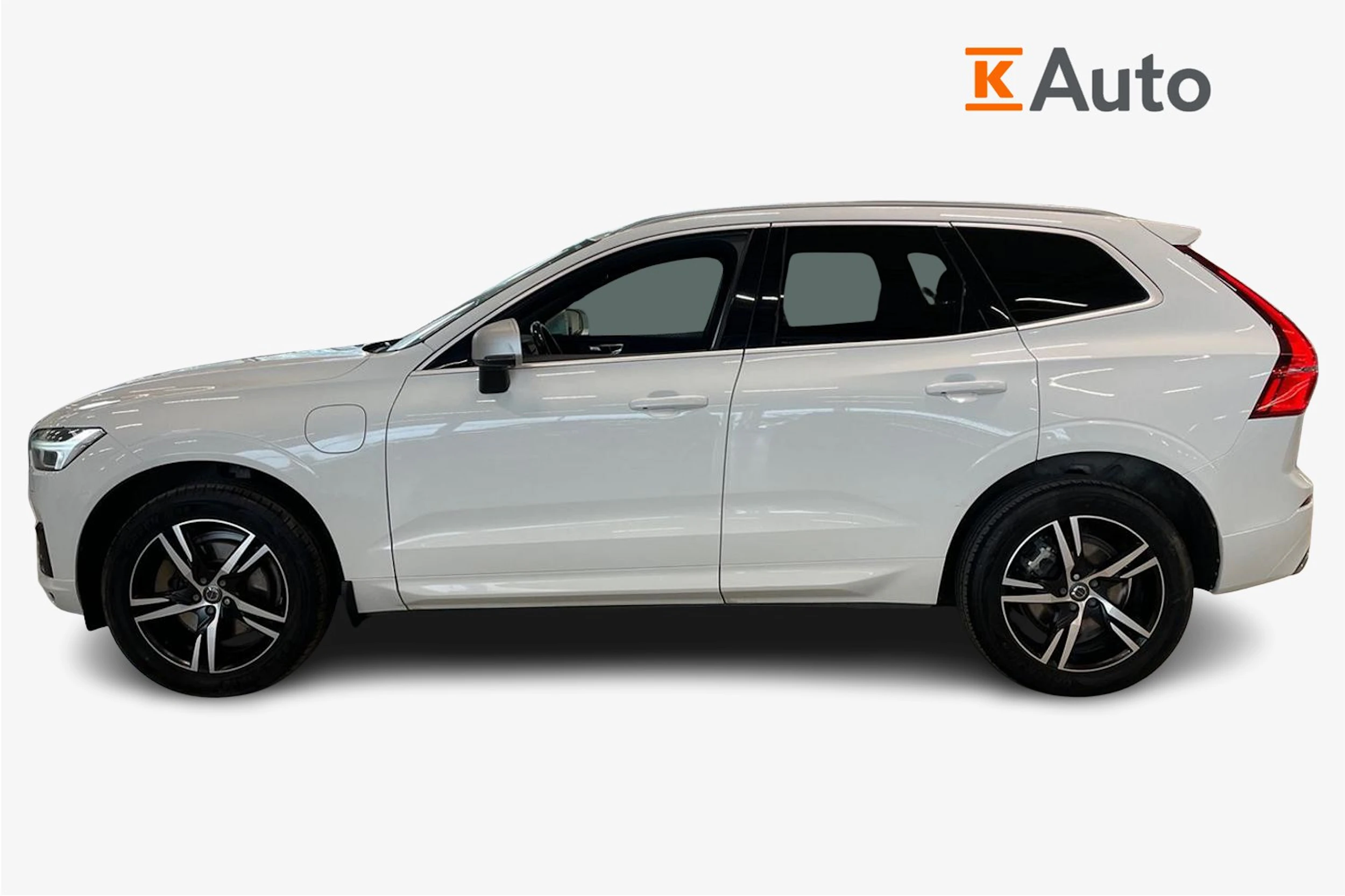 valkoinen Volvo XC60 2018 kuva 7.