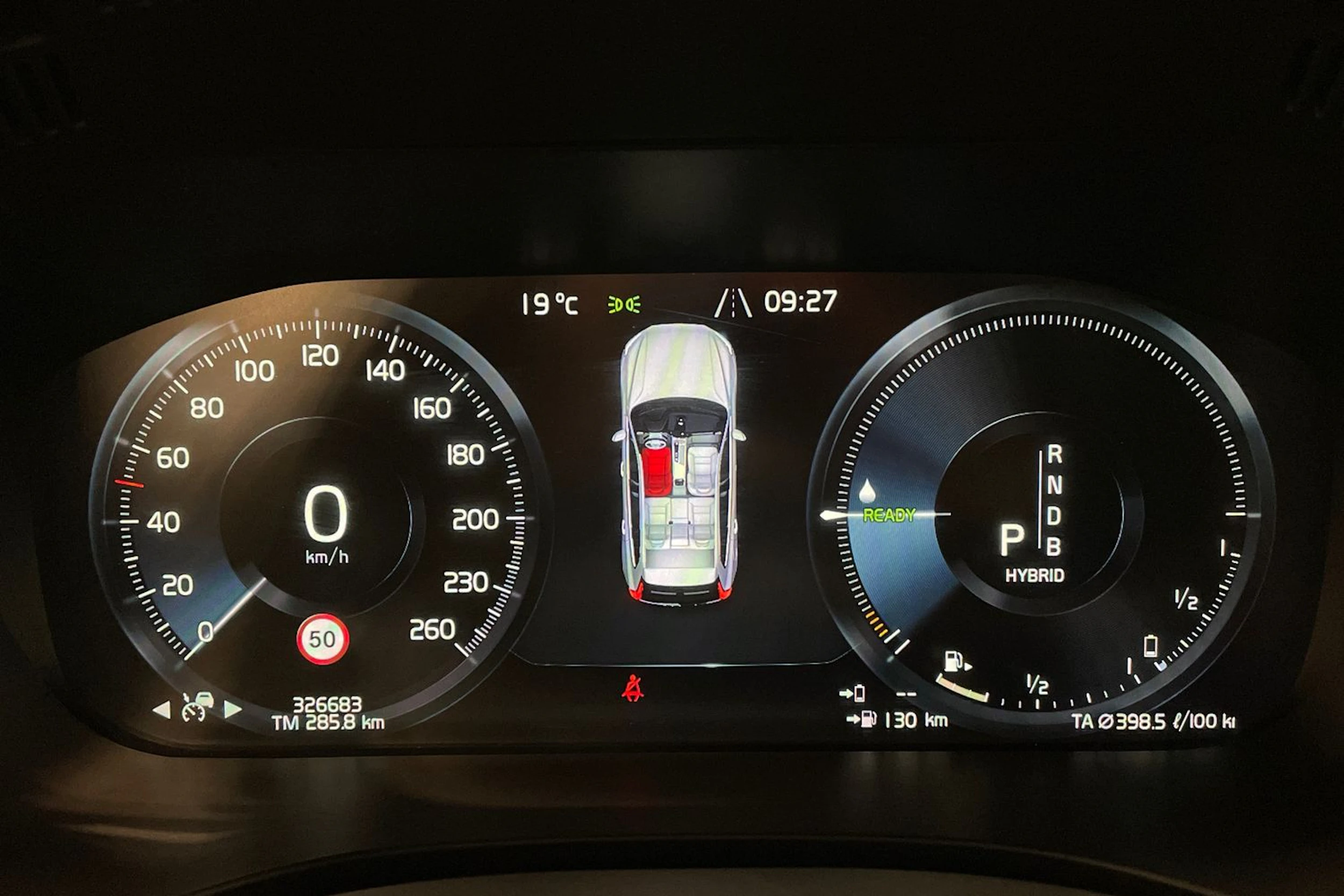 valkoinen Volvo XC60 2018 kuva 19.