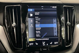 valkoinen Volvo XC60 2018 kuva 23.
