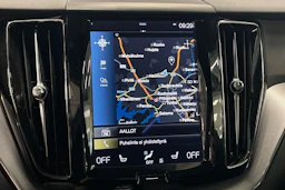 valkoinen Volvo XC60 2018 kuva 24.
