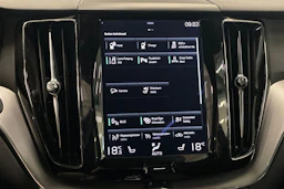valkoinen Volvo XC60 2018 kuva 26.