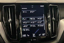 valkoinen Volvo XC60 2018 kuva 27.