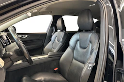 musta Volvo XC60 2018 kuva 6.
