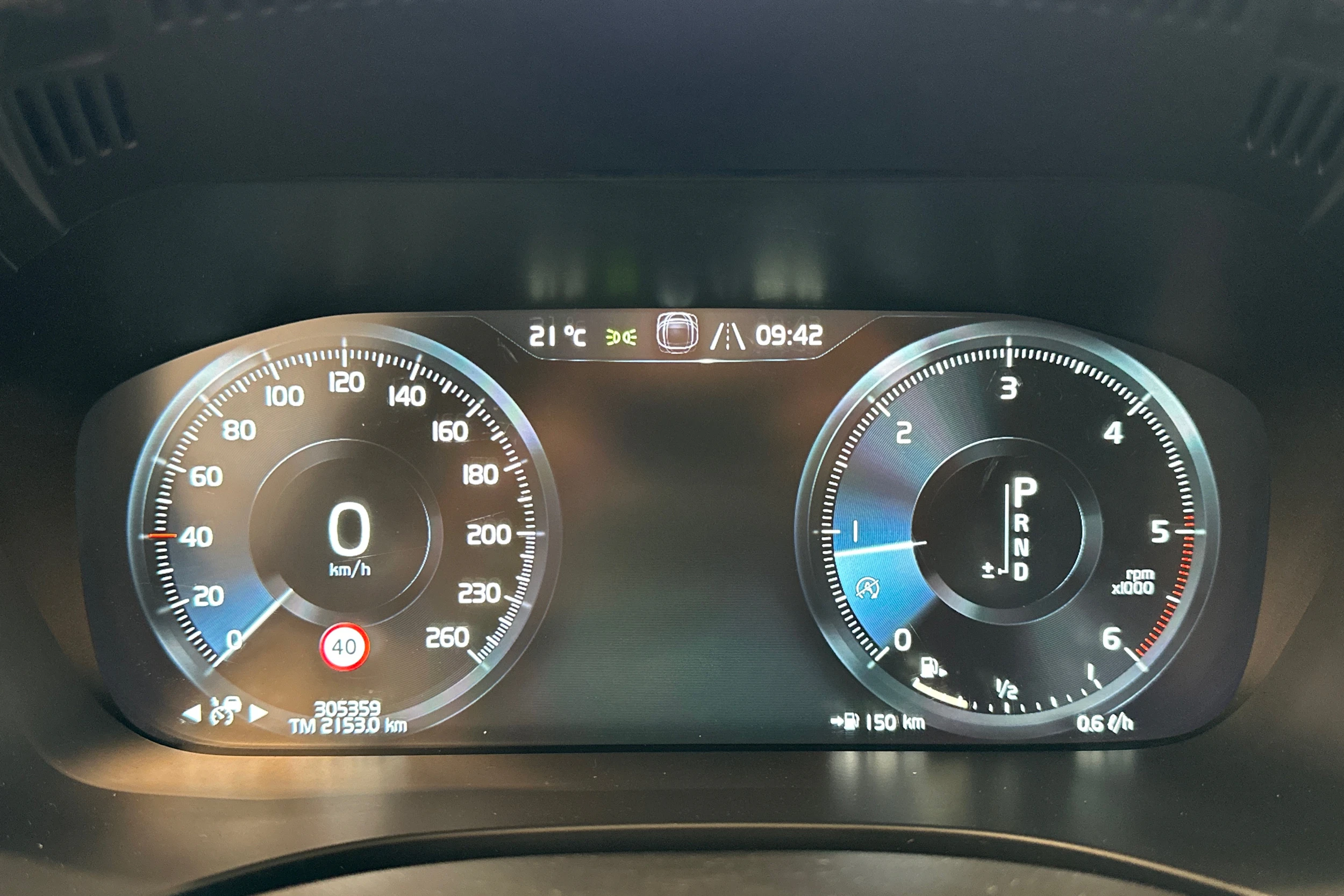 musta Volvo XC60 2018 kuva 15.