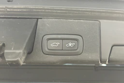 musta Volvo XC60 2018 kuva 26.