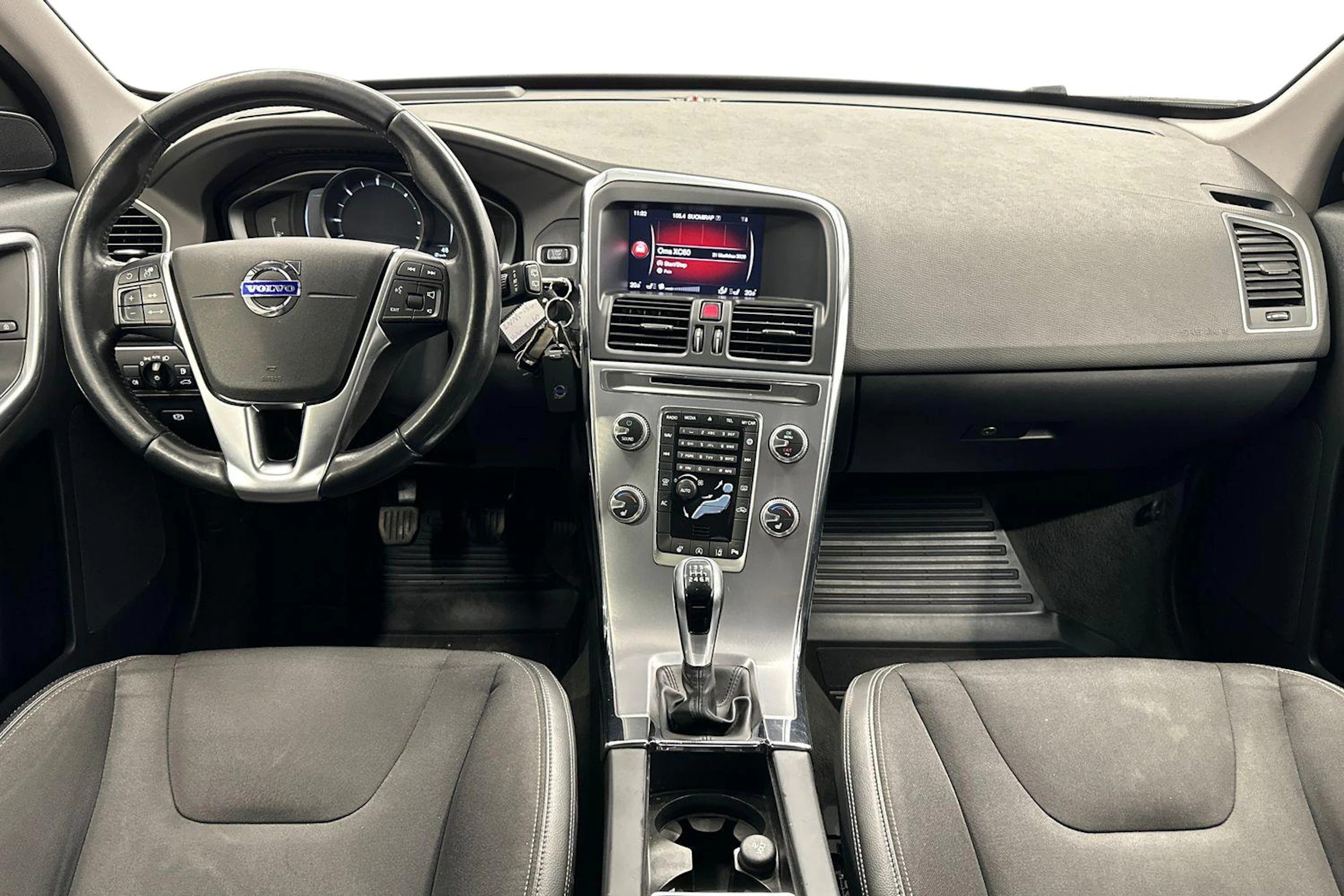 harmaa Volvo XC60 2017 kuva 6.