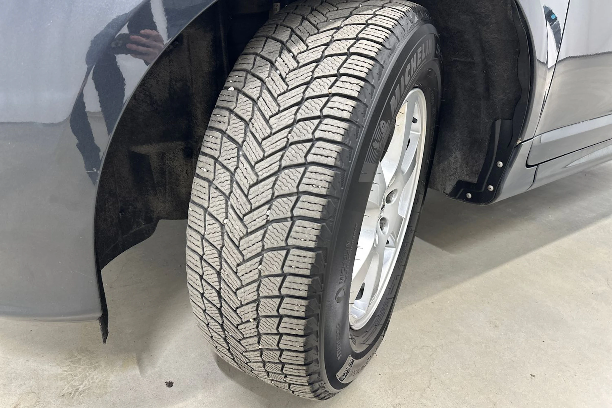 harmaa Volvo XC60 2017 kuva 9.