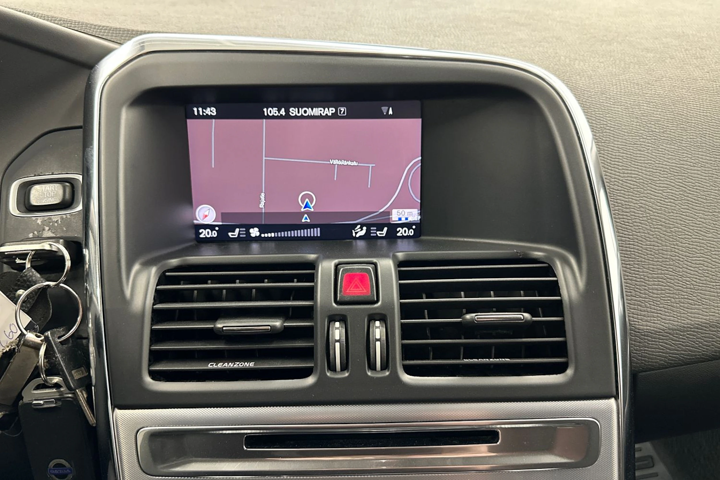 harmaa Volvo XC60 2017 kuva 12.