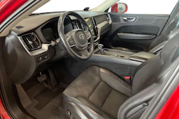 punainen Volvo XC60 2018 kuva 6.
