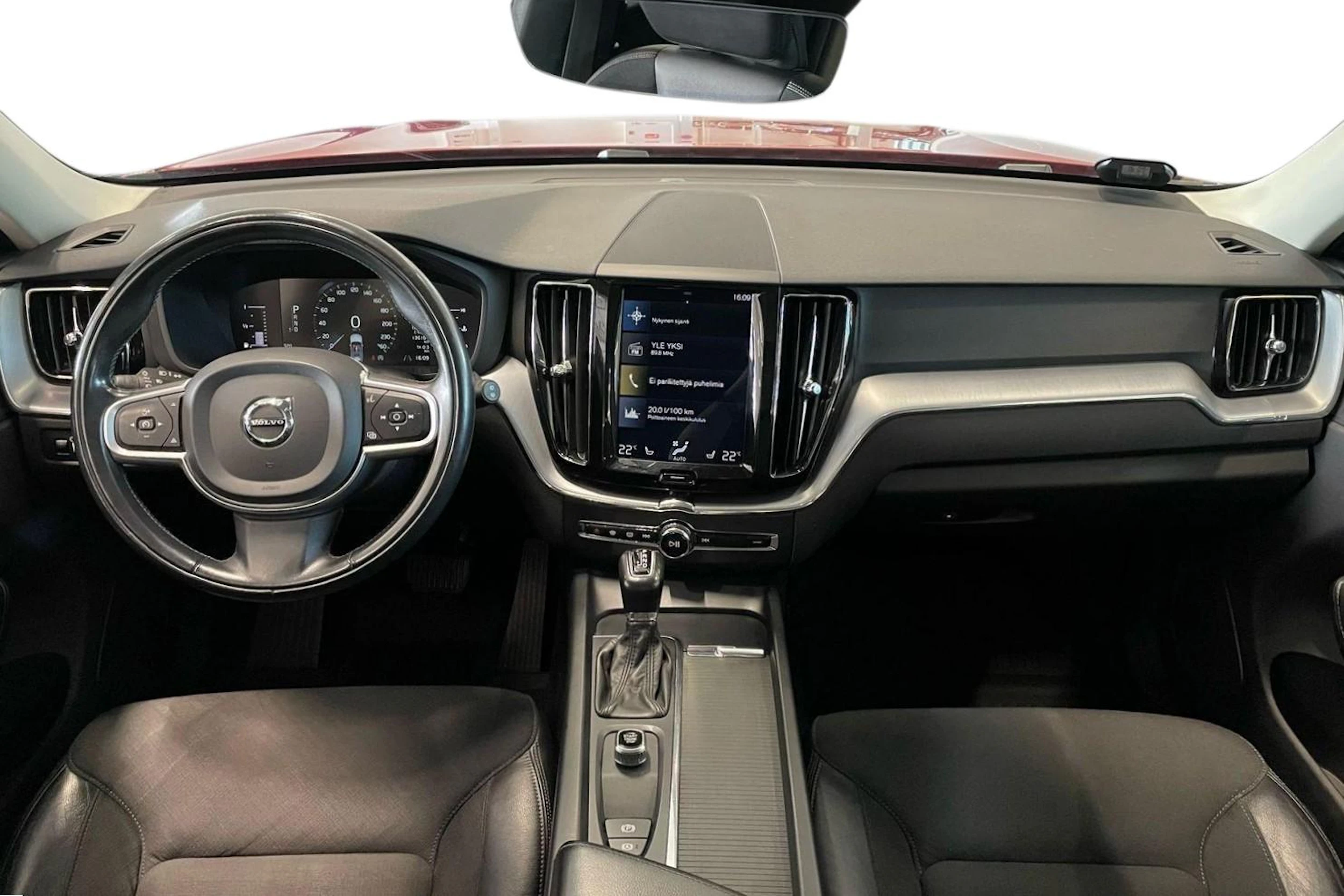 punainen Volvo XC60 2018 kuva 7.