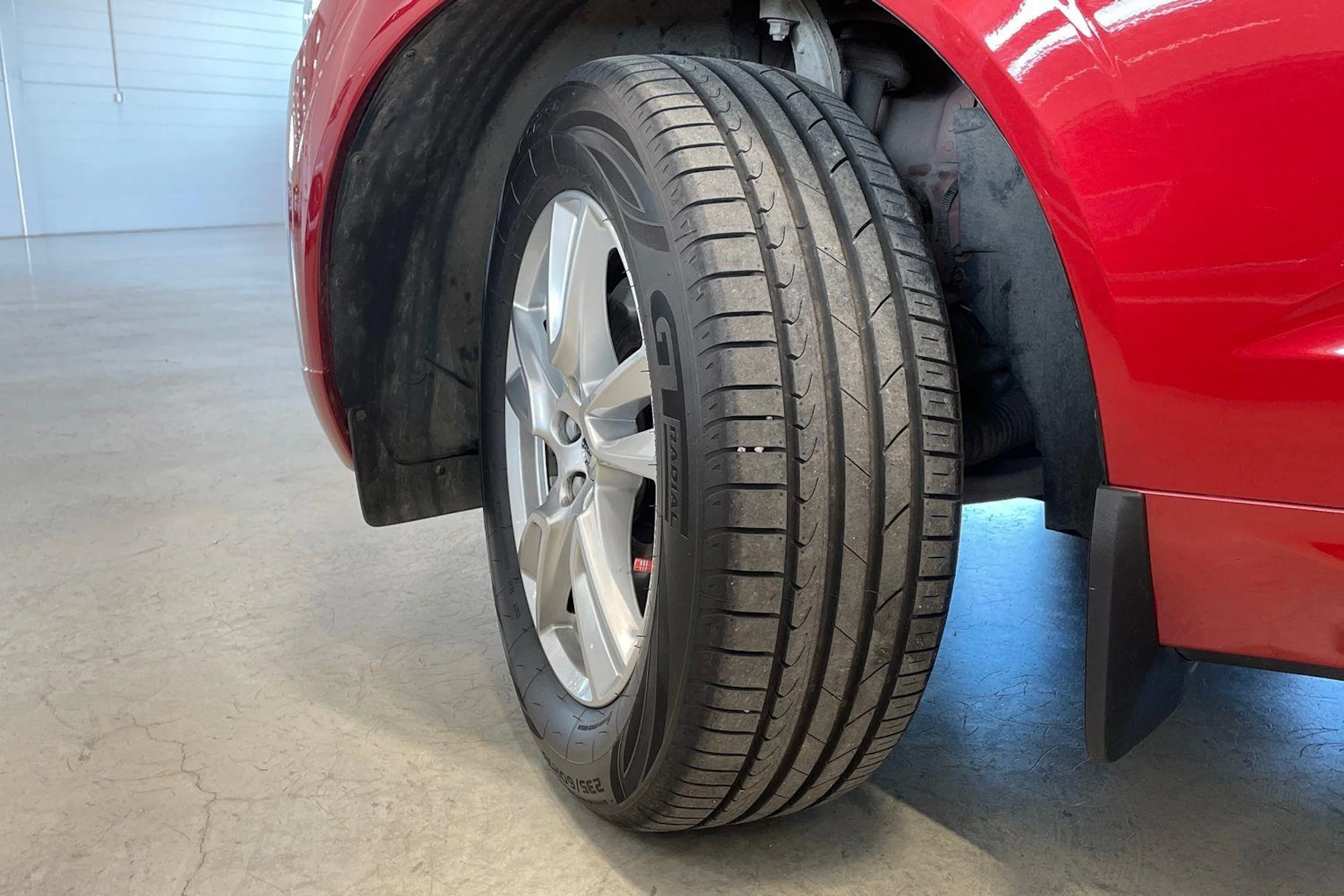 punainen Volvo XC60 2018 kuva 10.