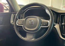 punainen Volvo XC60 2018 kuva 13.