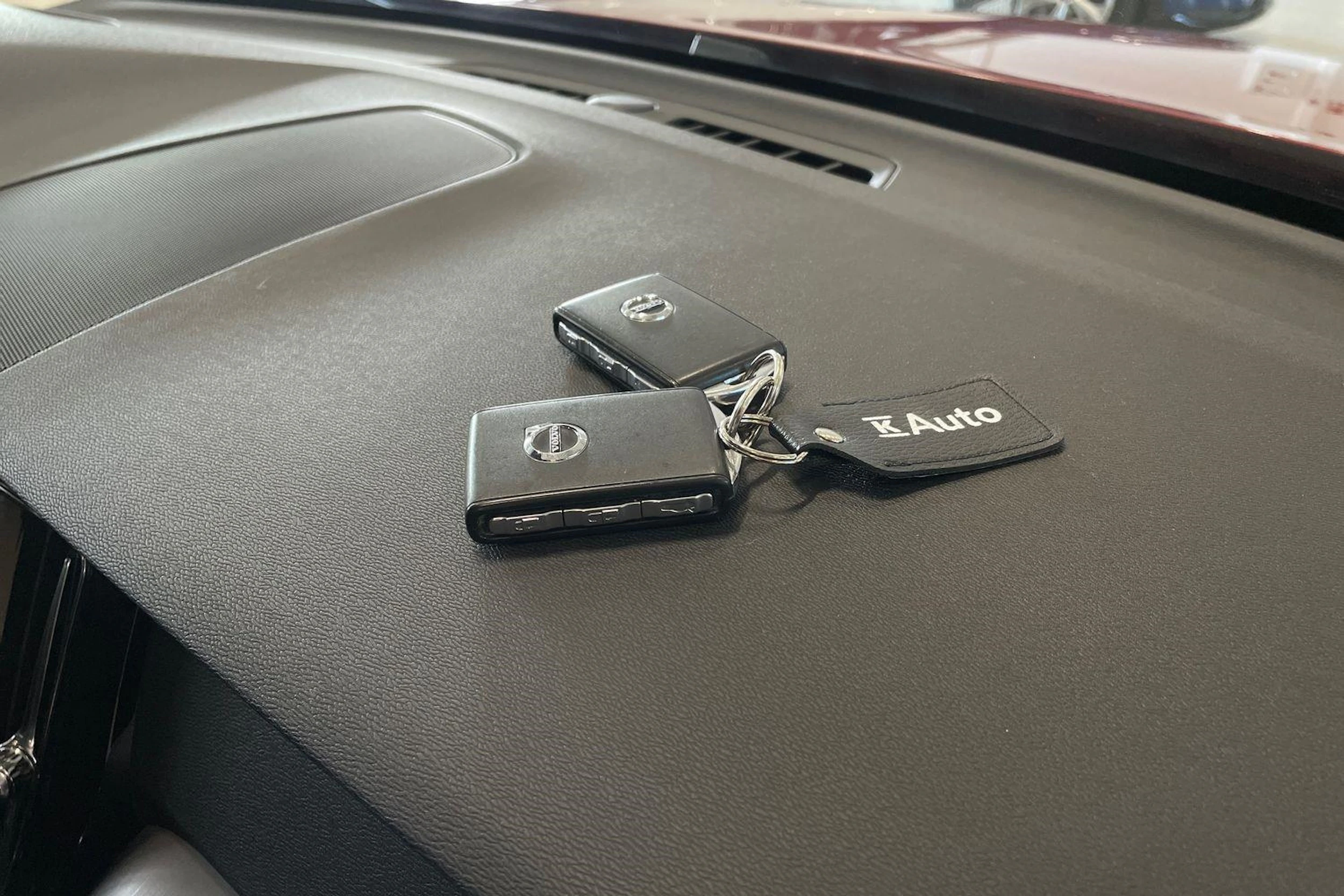 punainen Volvo XC60 2018 kuva 32.