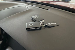 punainen Volvo XC60 2018 kuva 32.