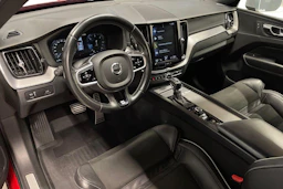 Punainen Volvo XC60 2019 kuva 6.