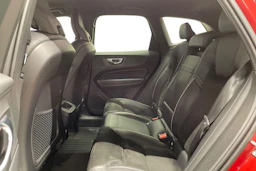 Punainen Volvo XC60 2019 kuva 8.