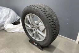 Punainen Volvo XC60 2019 kuva 11.