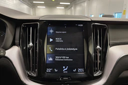 Punainen Volvo XC60 2019 kuva 15.