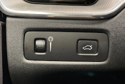 Punainen Volvo XC60 2019 kuva 20.
